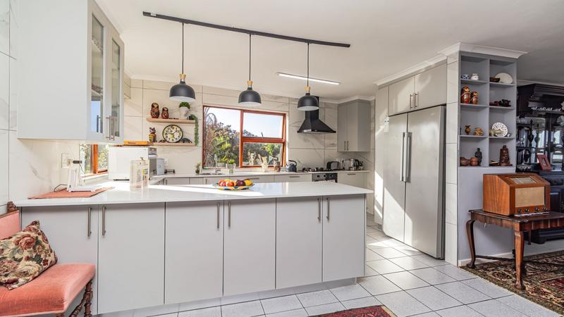 5 Bedroom Property for Sale in Hersham Western Cape